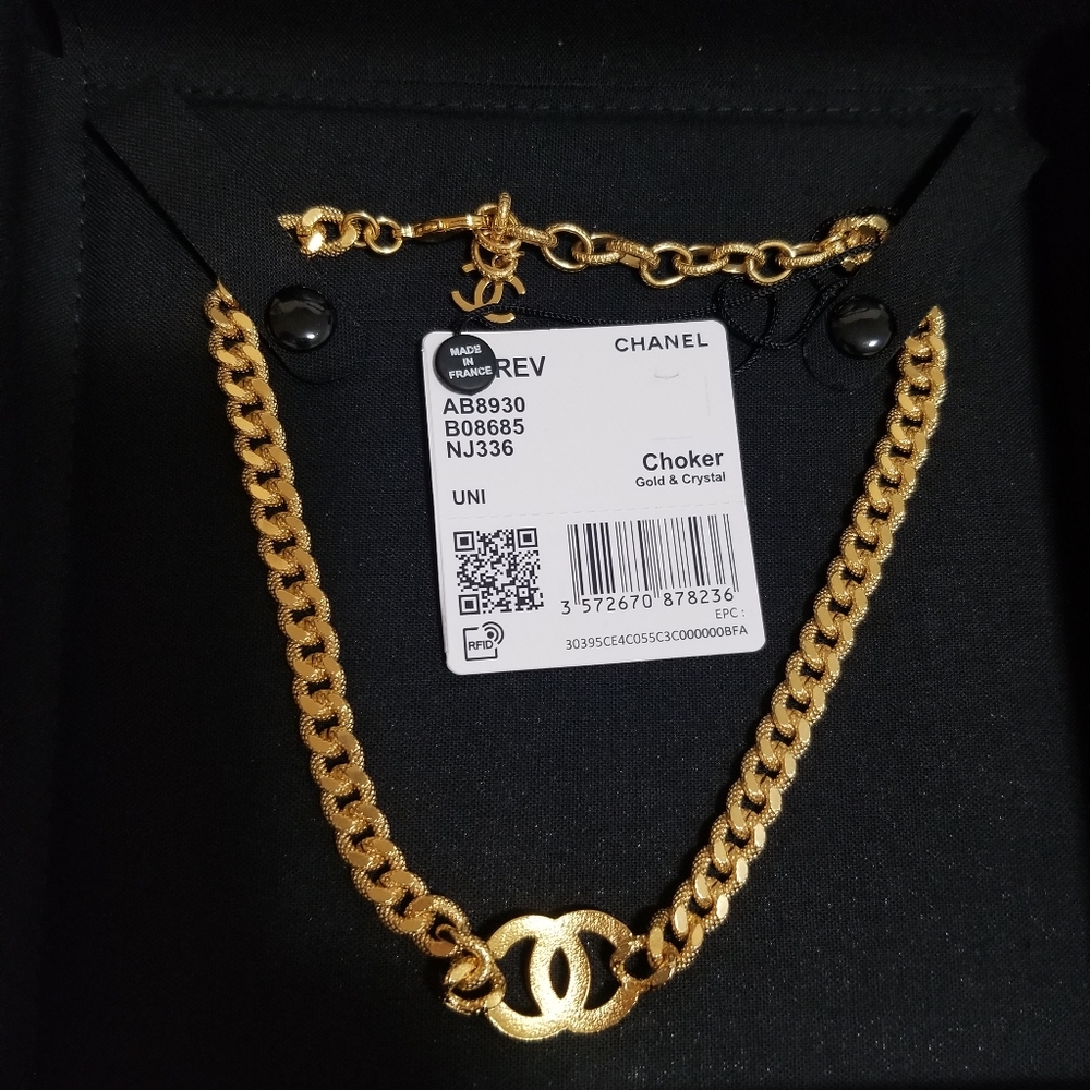 🆕️ Chanel CC Logo Gold &Strass Necklese - Picture 8 of 16